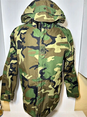 US Military ECWCS Gen II Woodland Camo Gore-Tex Parka